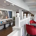 Отель Hilton 4*