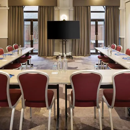 Hilton Hotel 4*