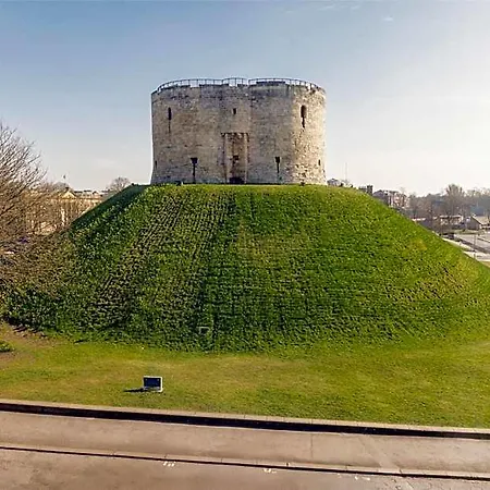 Hilton 4* York