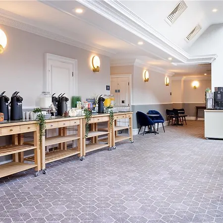 希尔顿约克酒店 4*